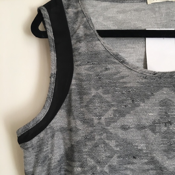 Soprano Tribal Knit Sleeveless Tank Top Large NWT - Picture 2 of 6